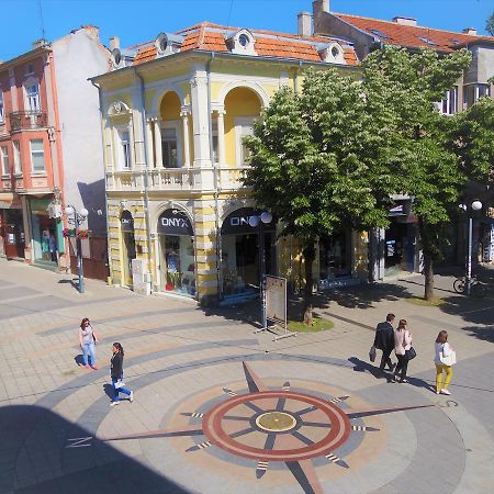 Hostel Compass Burgas Stad Buitenkant foto