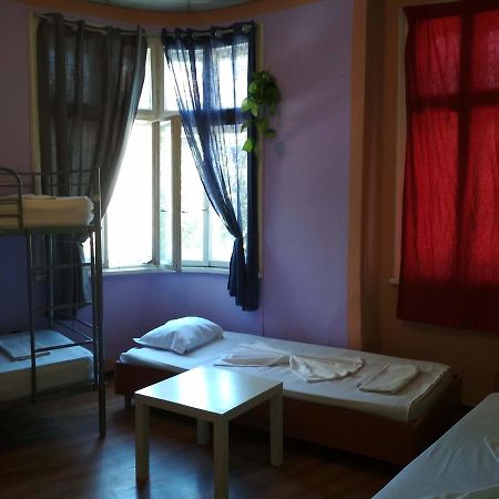 Hostel Compass Burgas Stad Buitenkant foto