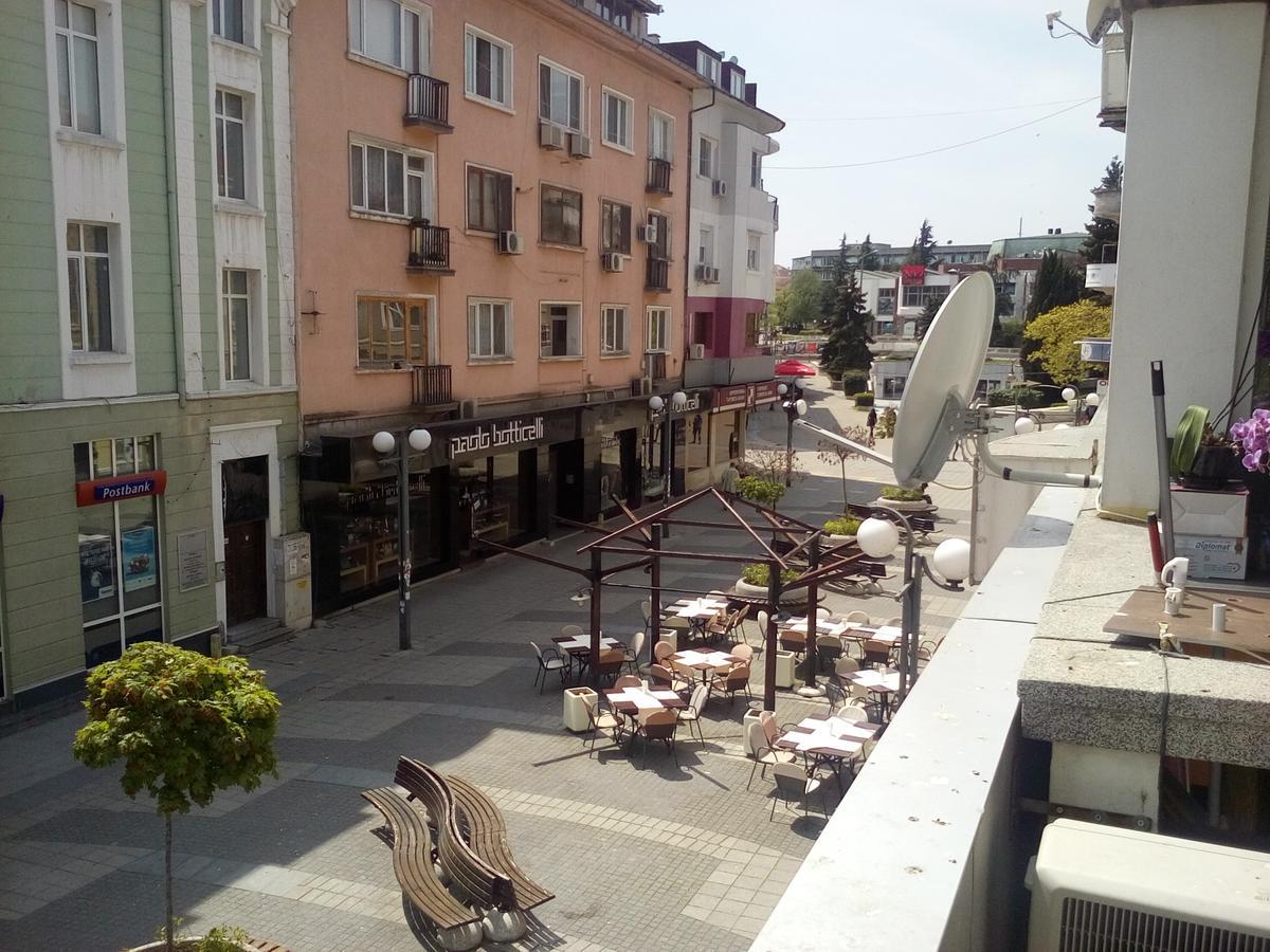 Hostel Compass Burgas Stad Buitenkant foto