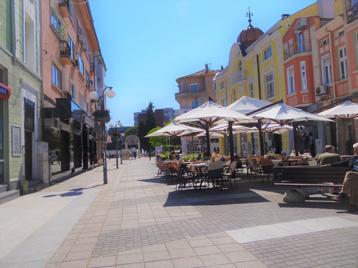 Hostel Compass Burgas Stad Buitenkant foto