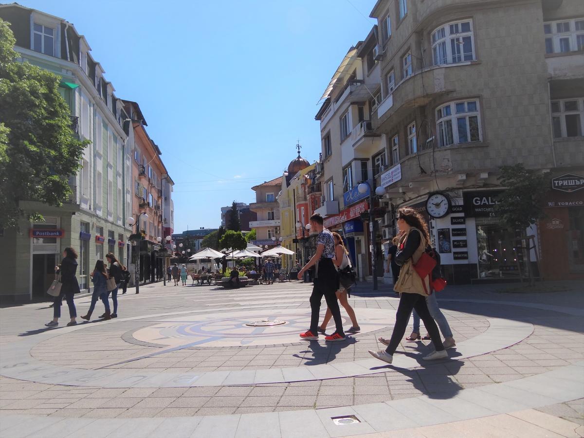 Hostel Compass Burgas Stad Buitenkant foto