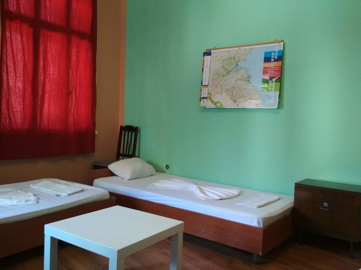 Hostel Compass Burgas Stad Buitenkant foto